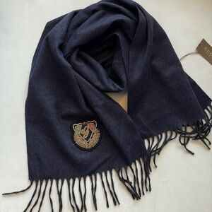 NWT Authentic Vintage Gucci wool scarf with embroidered crest